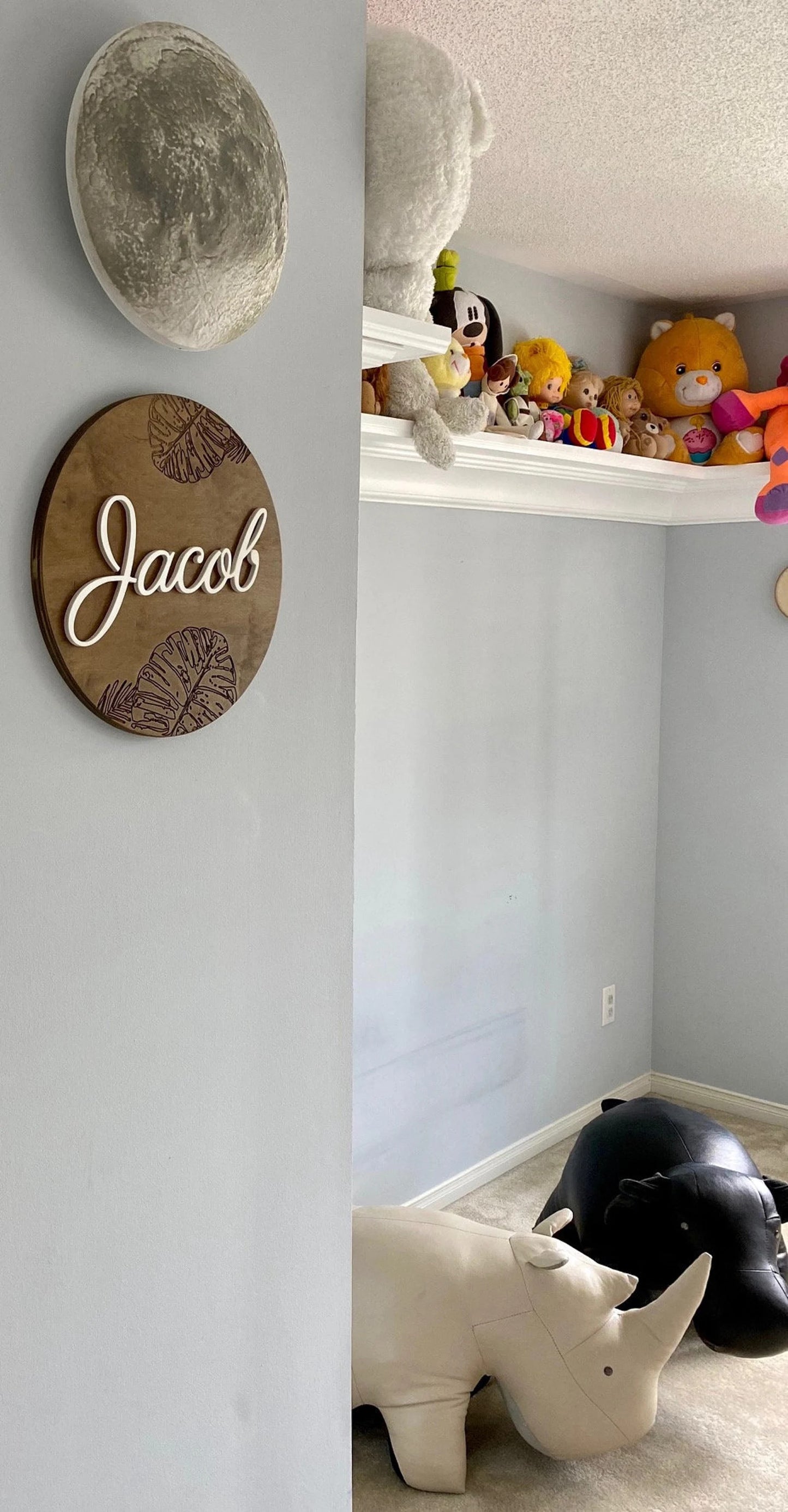 Round Nursery Name Sign
